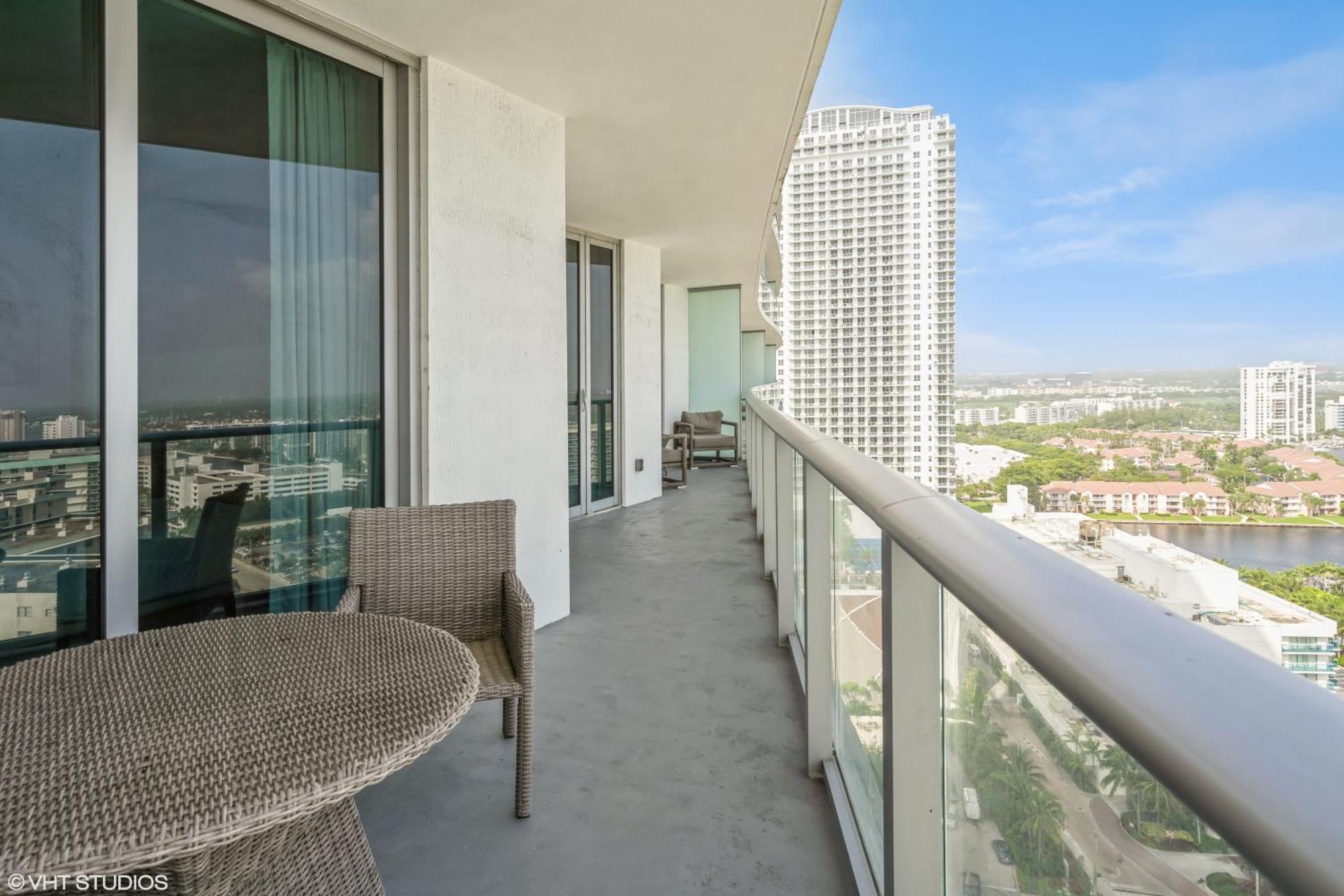 Lyfe Residence Building - Private Apts Over The Beach Голлівуд Екстер'єр фото